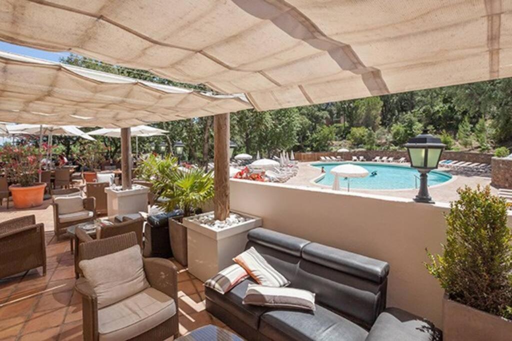 Les Restanques Bougainvillee 2051 Grimaud Exteriér fotografie