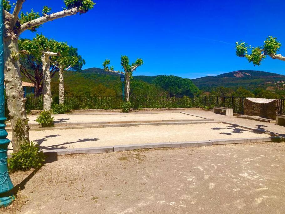 Les Restanques Bougainvillee 2051 Grimaud Exteriér fotografie