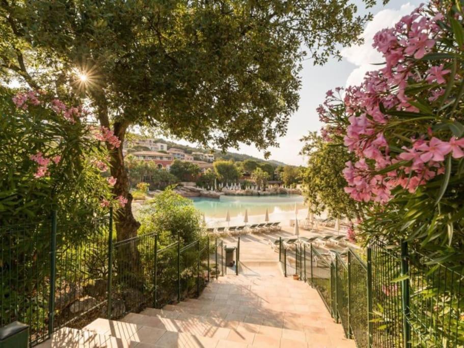 Les Restanques Bougainvillee 2051 Grimaud Exteriér fotografie
